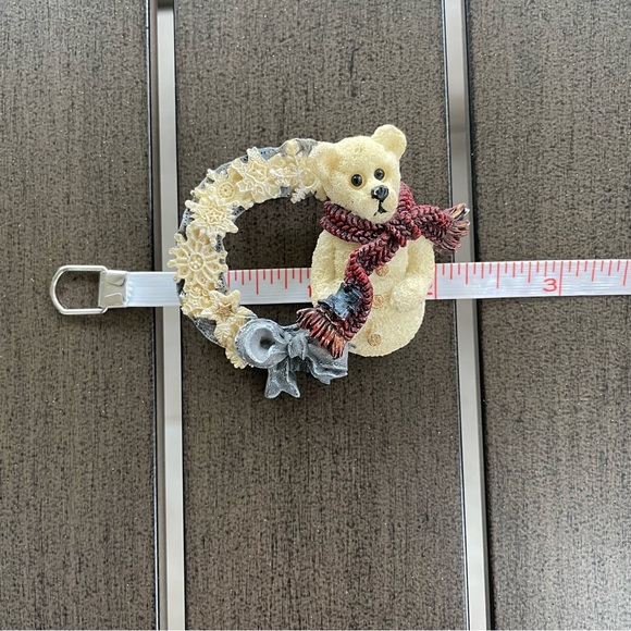 ⚡️FINAL PRICE⚡️VINTAGE BOYDS BEARS 1995 FOLKWEAR HOLIDAY SNOWBEAR WREATH BROOCH! - Picture 3 of 4